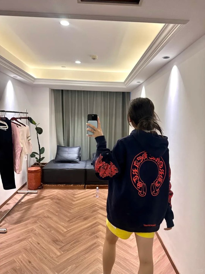 1:1 quality version Sanskrit Scroll Print Rubberized Pullover Hoodie 28945488