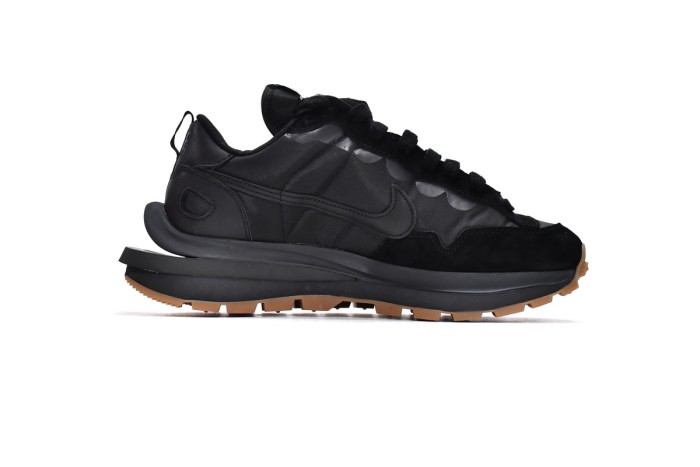 N Vaporwaffle sacai Black Gum DD1875-001