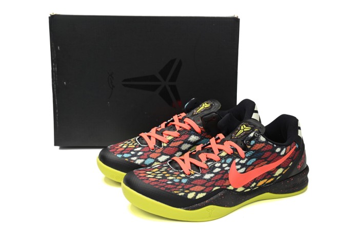 N Kobe 8 System Christmas Solid Outsole 555286-060