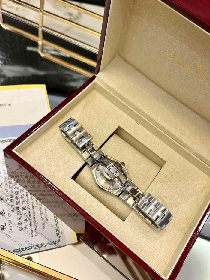Sapphire Crystal Quartz Movement Watch【Dial diameter：30mm 】28763517