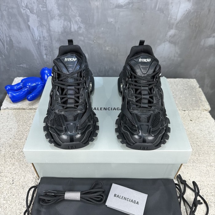 1:1 quality version 28321505 Track.2 sneakers 10 colors