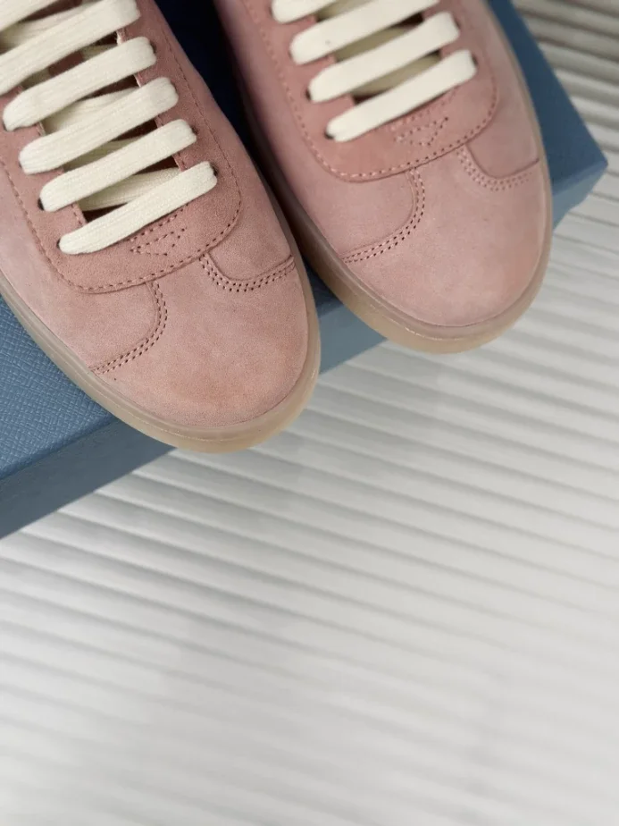 PR@DA@ SUEDE SNEAKERS ALABASTER PINK   PRD081