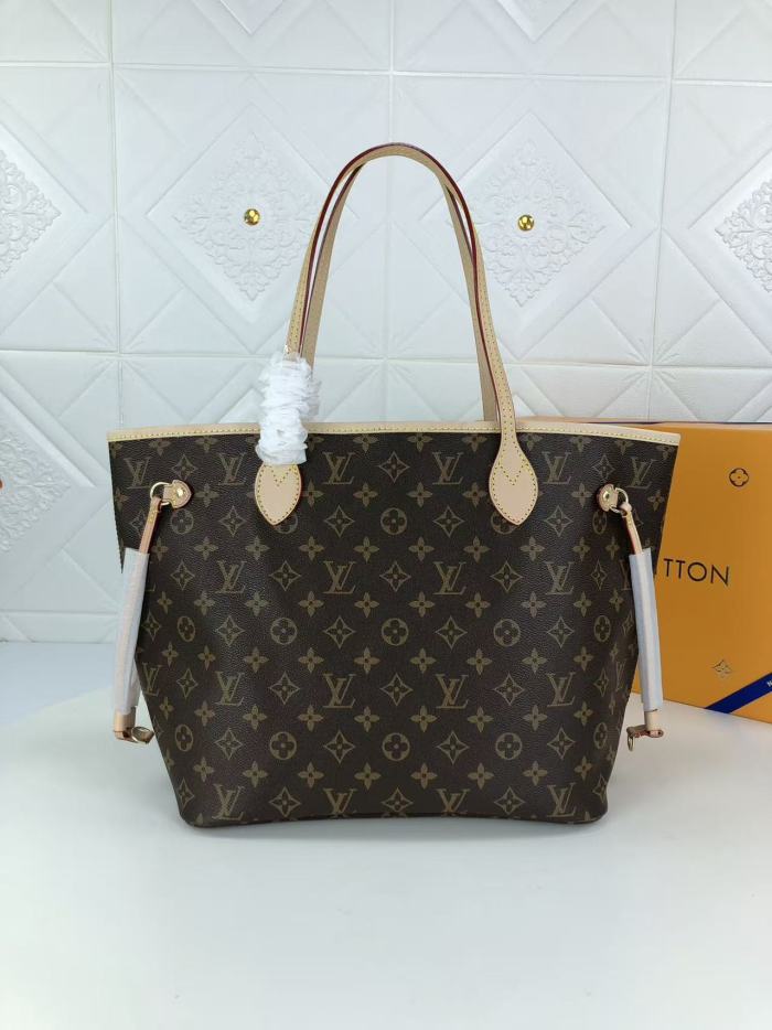 Classic Monogram Versatile Tote Bag 29030342