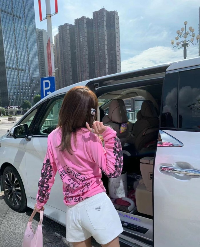 1:1 quality version Pink Big Horseshoe Sanskrit Letter Sleeve Arm Cross Long Sleeve T-shirt
