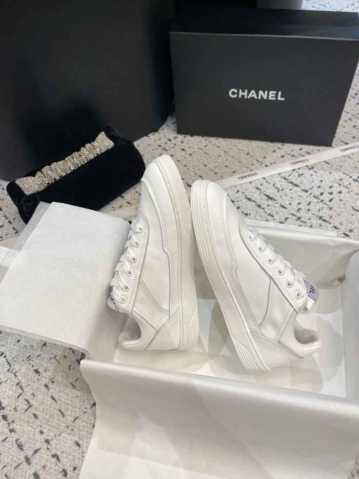 1:1 quality version Leather Logo Embroidered White Shoes 2 colors