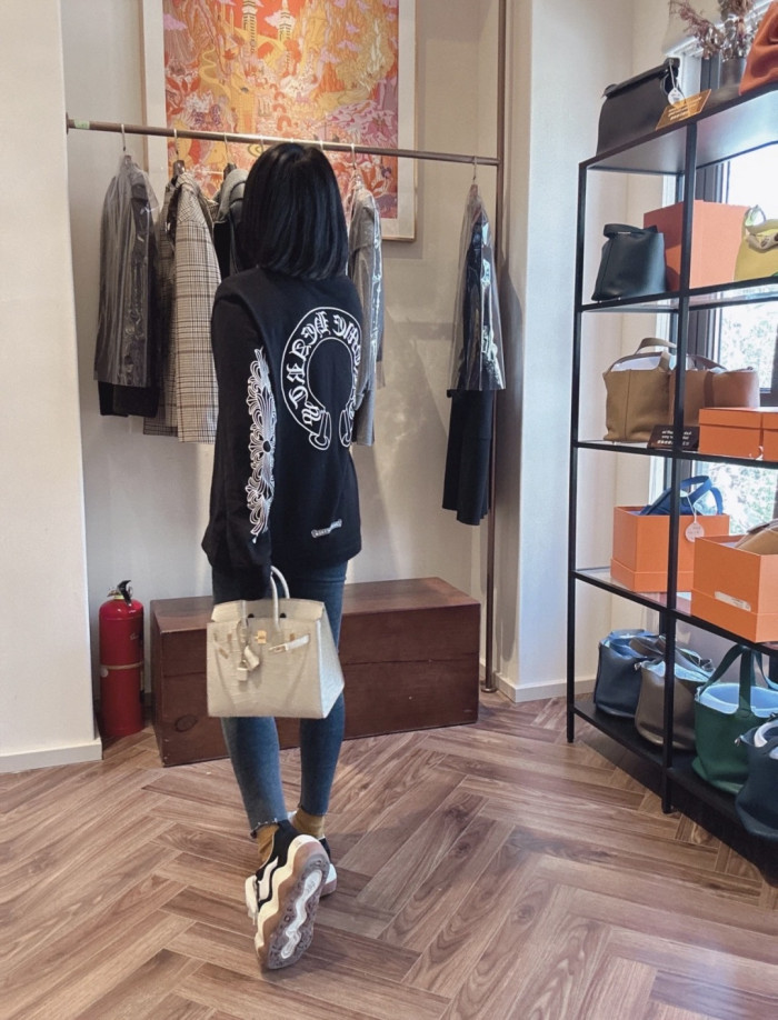 1:1 quality version Classic Floral Sleeve Horse Hoof Print Long Sleeve T-Shirt 2 colors 28711236