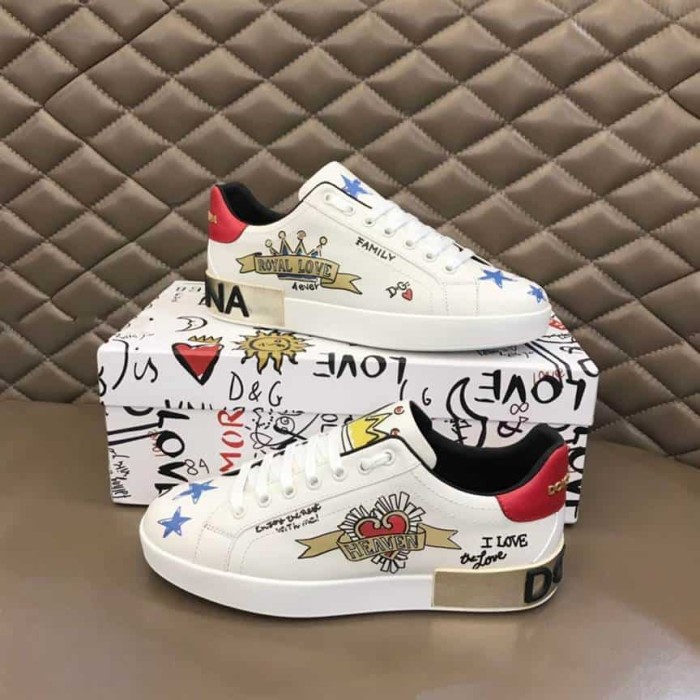 DOLCE AND  G@BB@N@ LEATHER ROYAL LOVE PRINT SNEAKERS IN WHITE    DG103
