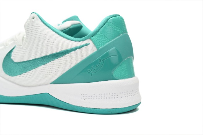 N Kobe 8 Radiant Emerald FQ3549-101