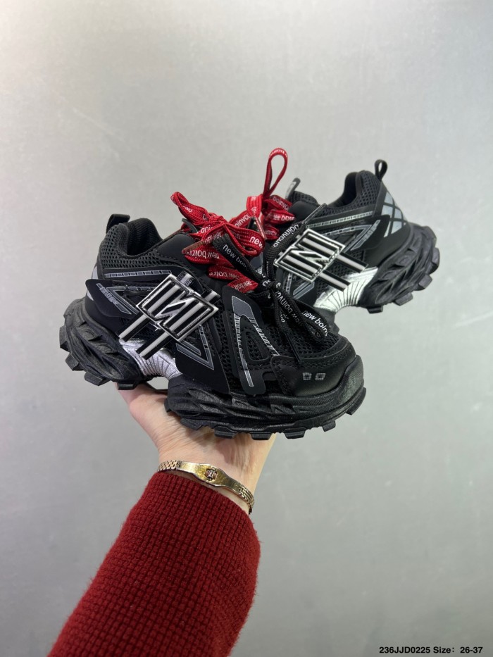 Mecha-style Color-blocked Mesh Breathable Trendy Sports Shoes for Kids 3 colors 28998725