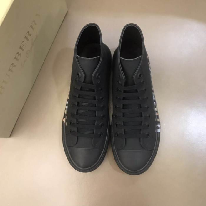 BURB5RRY LOGO PRINT GABARDINE HIGH-TOP SNEAKERS �?BBR82