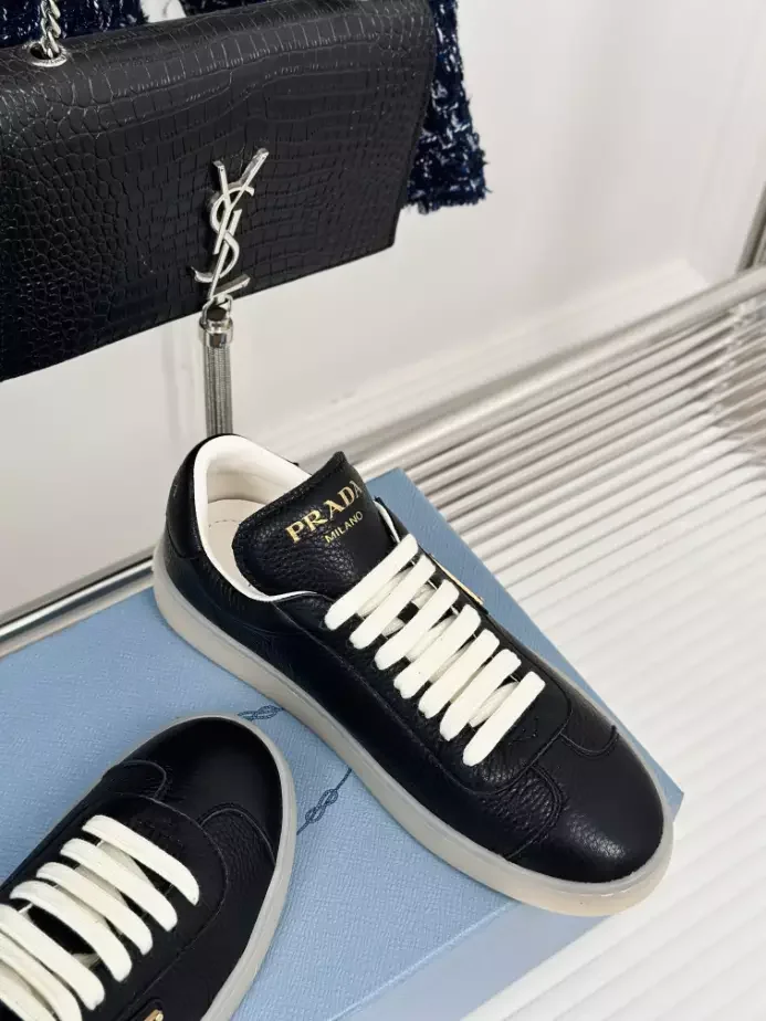 PR@DA@ SUEDE SNEAKERS ALABASTER BLACK   PRD082