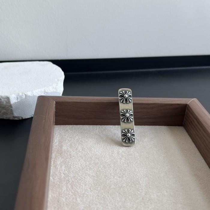 Cross hair clip
