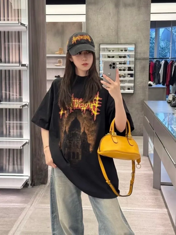 1:1 quality version Yellow and red spiny flame Gothic font vintage short-sleeved T-shirt 29077501