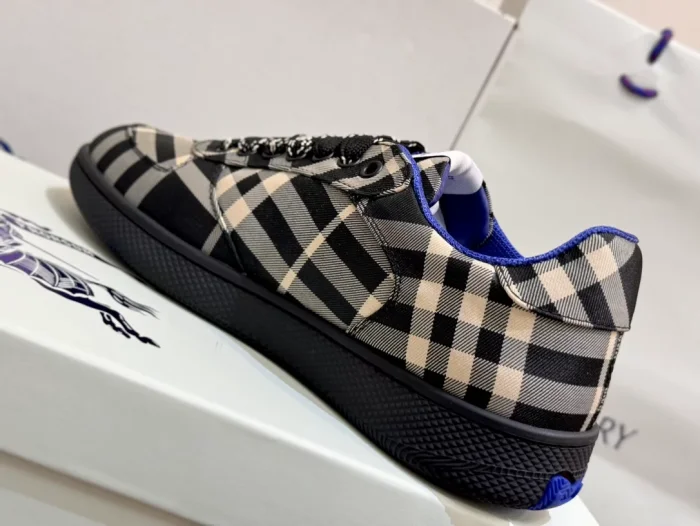 BURB5RRY TERRACE CHECK SNEAKERS   BBR094