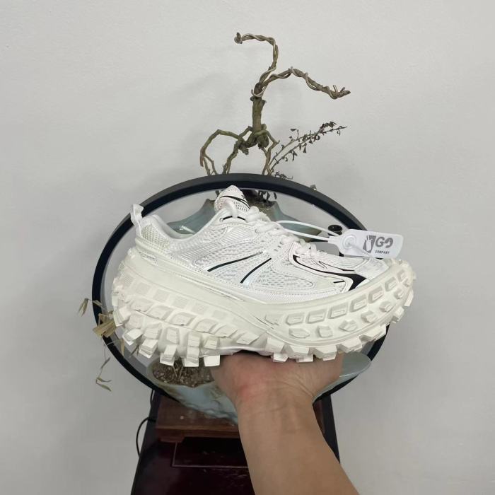 1:1 quality version  Chunky Defender Breathable Mesh Upper Running Shoes 7 colors 29018457