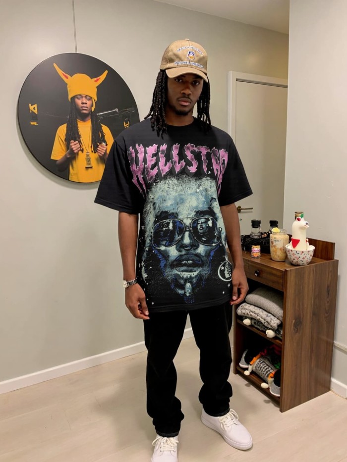 Sunglasses Reflection Figure Print Washed Tee 29092379