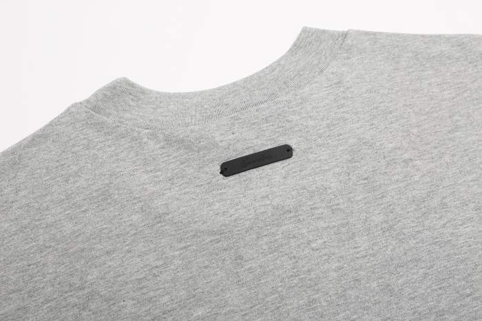 Small logo, subtle pattern embroidery T-shirt 3 colors 29053737