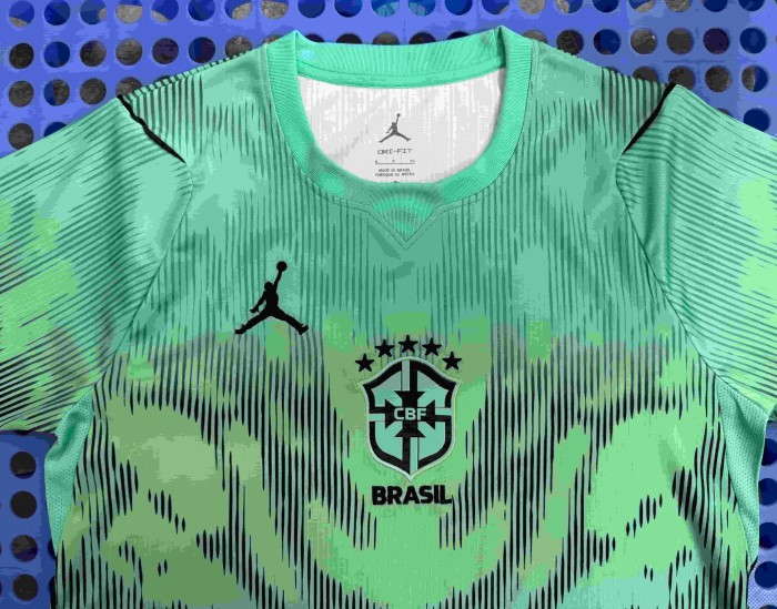 2026/2027 Brazil Goalkeeper Green Replica Jersey 29093789