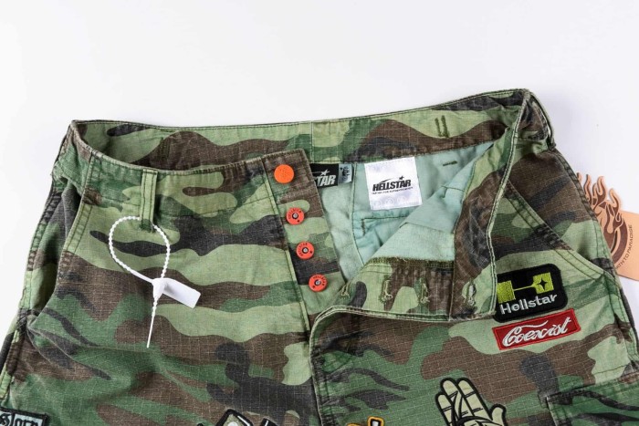 1:1 quality version Multi-Patch Camouflage Embroidered Cargo Shorts 29043138