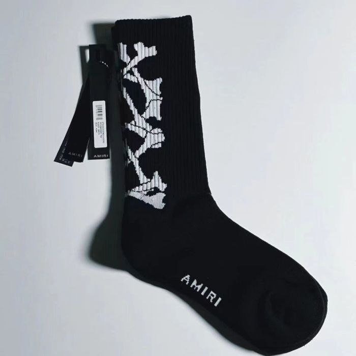 1:1 quality versio Cursive letters embroidered logo bone print mid-calf socks 24 colors