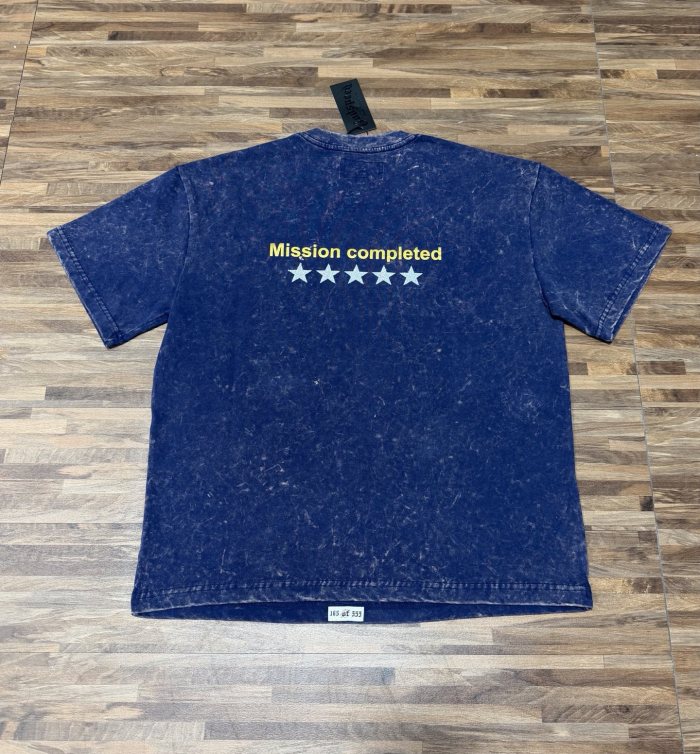 El Chapo Guzmán's vintage black short-sleeved T-shirt with sunglasses and headphones 2 colors 29052464