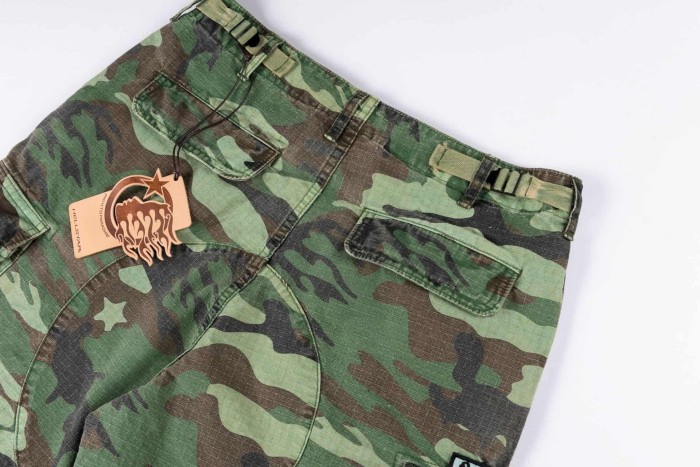 1:1 quality version Multi-Patch Camouflage Embroidered Cargo Shorts 29043138