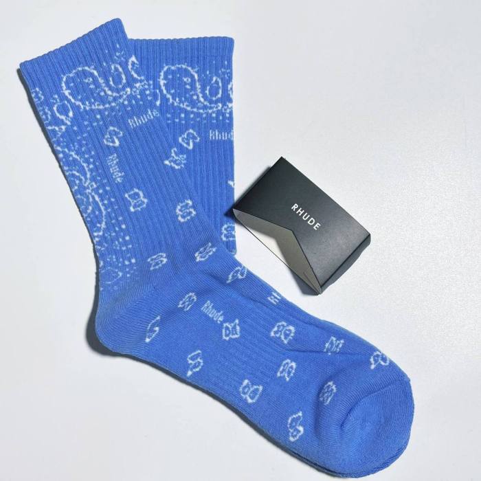1:1 quality version Classic Cigarette Box Logo Cashew Flower Embroidered Mid Calf Socks 7 colors