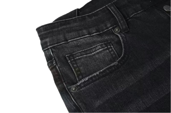 1:1 quality version Red Letter Embroidery Hole Jeans 28700618
