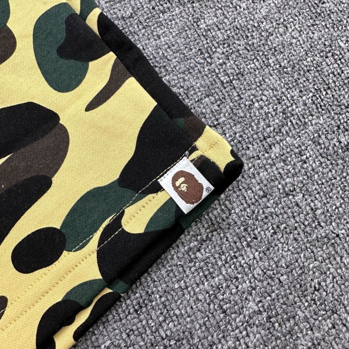 Yellow Camouflage All-over Shark Print Casual Cotton Shorts 29062650