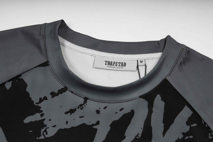 Loose High Street Grey And Black Graffiti Camo Print Raglan Sleeve T-Shirt 29080220