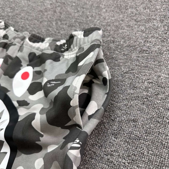 Grey Camouflage All-over Shark Print Casual Cotton Shorts 29062634