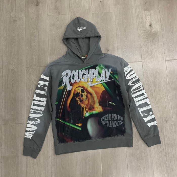 Oversized Washed Gray Streetwear Hoodie with Skull Graphic & Sleeve Print 29069024