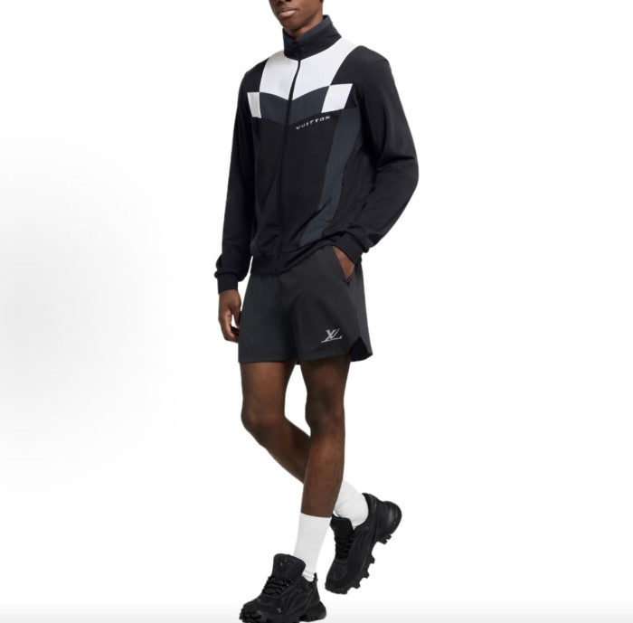 1:1 quality version Embossed Logo High Stretch Quick Dry Double Layer Sports Shorts 29114765