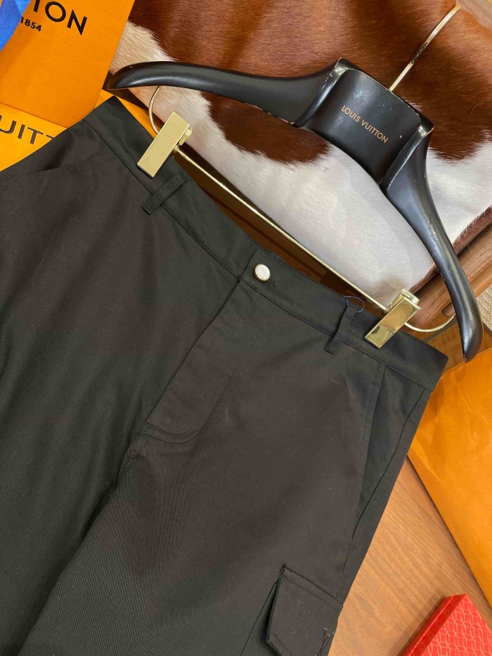 1:1 quality version Embossed Logo & Metal Snap Buttons Cargo Loose Straight Leg Casual Pants 29114776