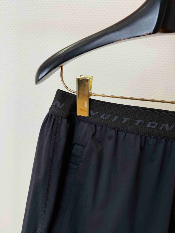 1:1 quality version Embossed Logo High Stretch Quick Dry Double Layer Sports Shorts 29114765