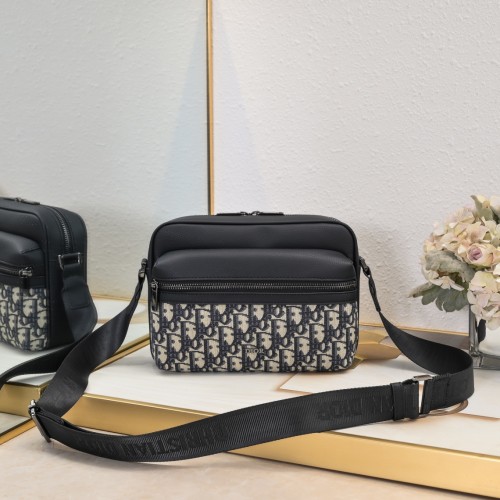Oblique Jacquard & Full Grain Cow Leather Zipper Messenger Bag 29116563