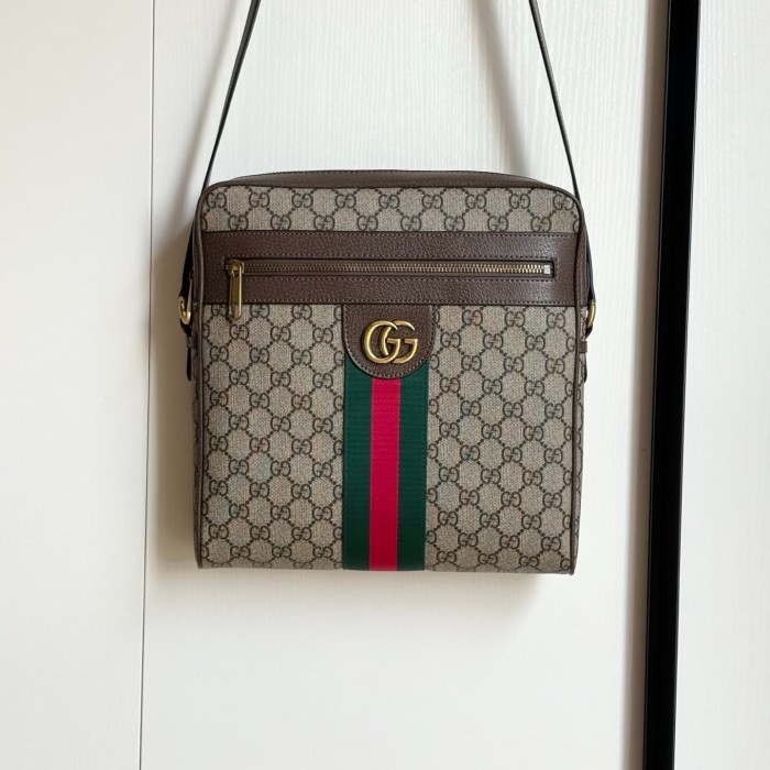 GG Supreme Canvas Vertical Zip Front Crossbody Bag 29116466