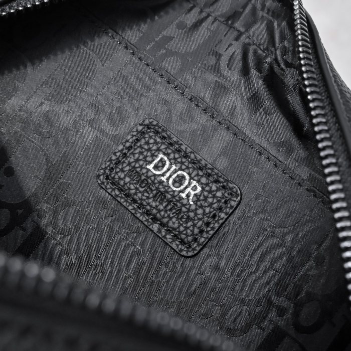 Embossed Full Grain Cow Leather Zipper Messenger Bag 29116558