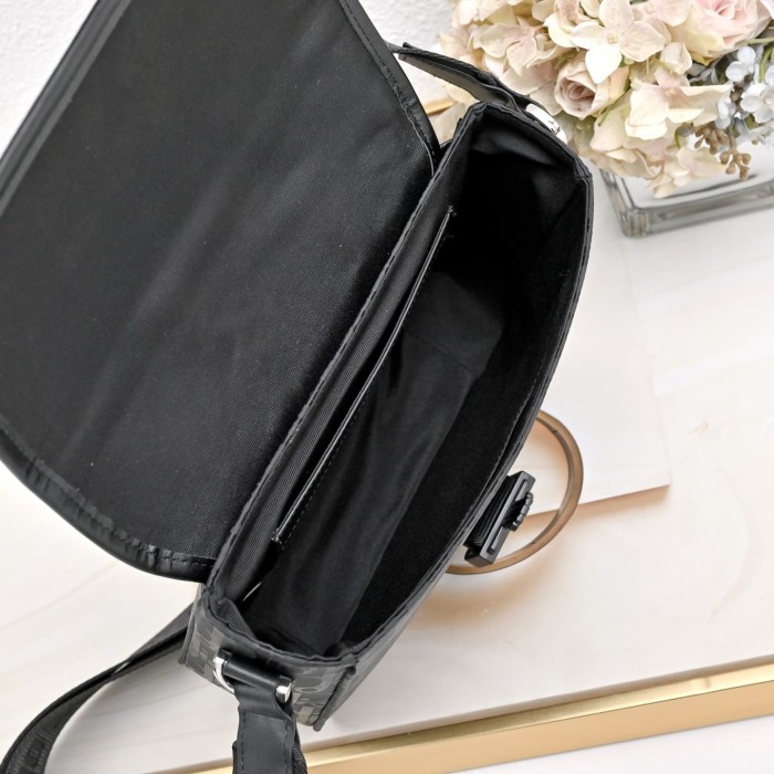 Oblique Buckle Flap Buckle Flap Adjustable Strap Saddle Crossbody Bag 29116578