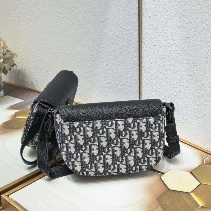 Men's Oblique Jacquard Saddle Crossbody Bag with Leather Flap 2 colors 29119184