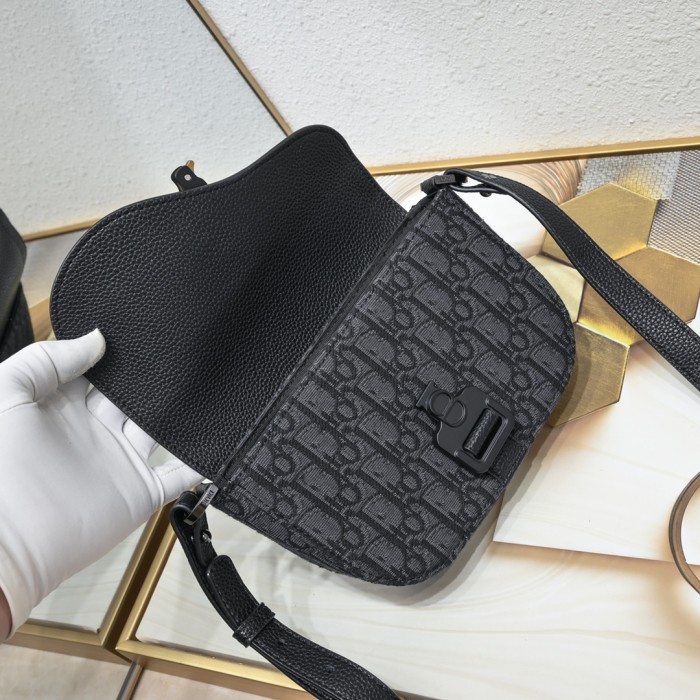 Men's Oblique Jacquard Saddle Crossbody Bag with Leather Flap 2 colors 29119184