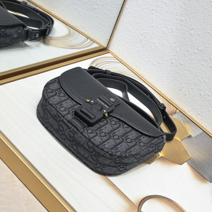 Men's Oblique Jacquard Saddle Crossbody Bag with Leather Flap 2 colors 29119184