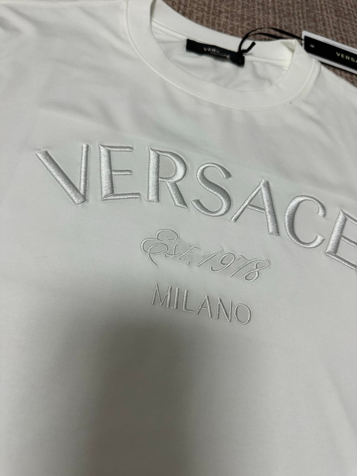 Minimal Luxury Tone-On-Tone Versace Letter Embroidery Matching 2 colors 29119618