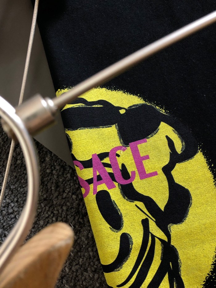 Street Graffiti Style Contrast Yellow Circle Smiley Medusa Pink Letter Print T-shirt 2 colors 29119683