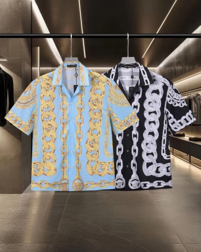 Urban Holiday Bold Monochrome Chain Link Allover Print Medusa Badge Shirt 2 colors 29139982