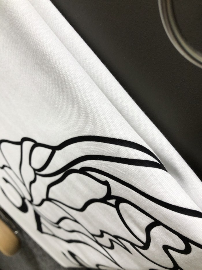 Minimal Clean Style Vertical Letter Line Art Medusa Graphic Print Matching Couple T-shirt 2 colors 29119678