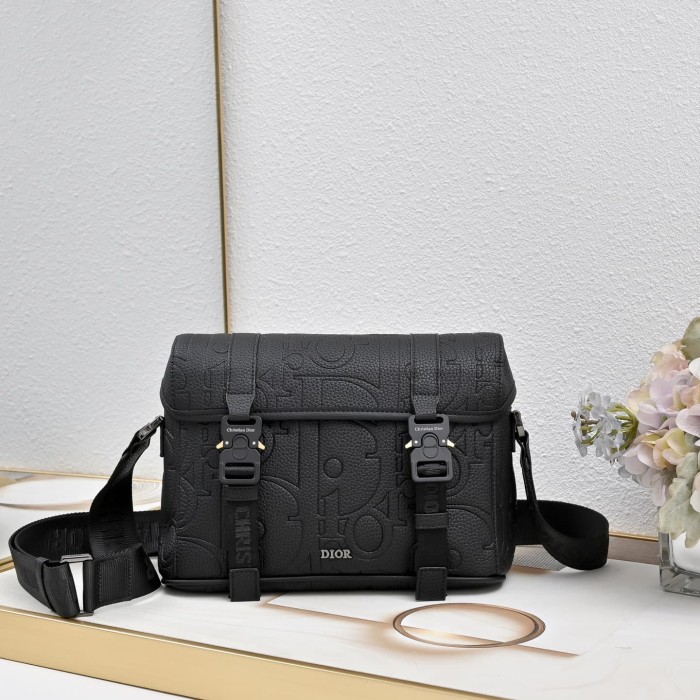 Men's Black Grained Calfskin Embossed Logo Flap Crossbody Messenger Bag 2 colors 29119276
