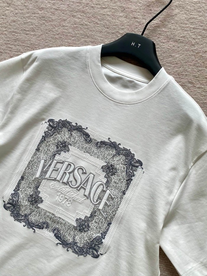 Vintage Baroque Style Square Scroll Frame Versace Letter Embroidery Est.1978 T-shirt 2 colors 29139977