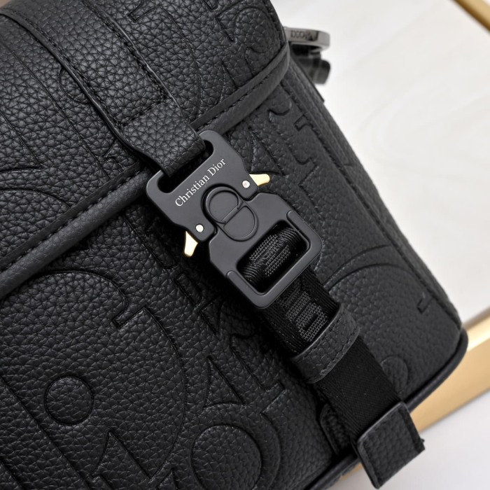 Men's Black Grained Calfskin Embossed Logo Flap Crossbody Messenger Bag 2 colors 29119276