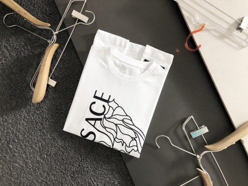 Minimal Clean Style Vertical Letter Line Art Medusa Graphic Print Matching Couple T-shirt 2 colors 29119678